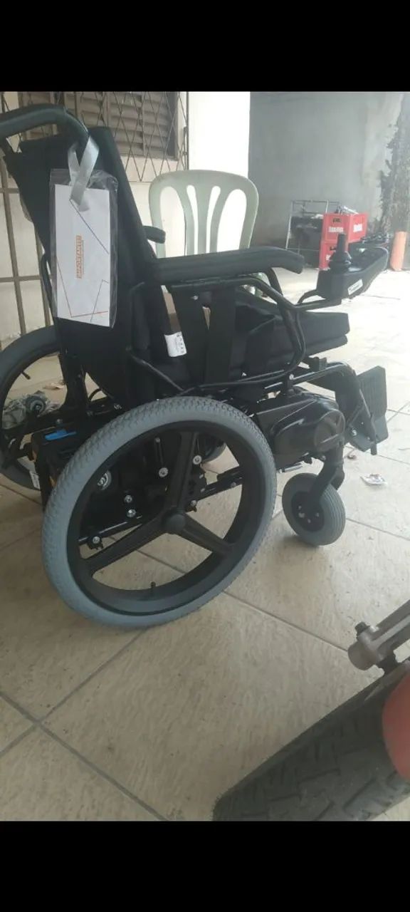 Cadeira de rodas motorizada  - Foto 4