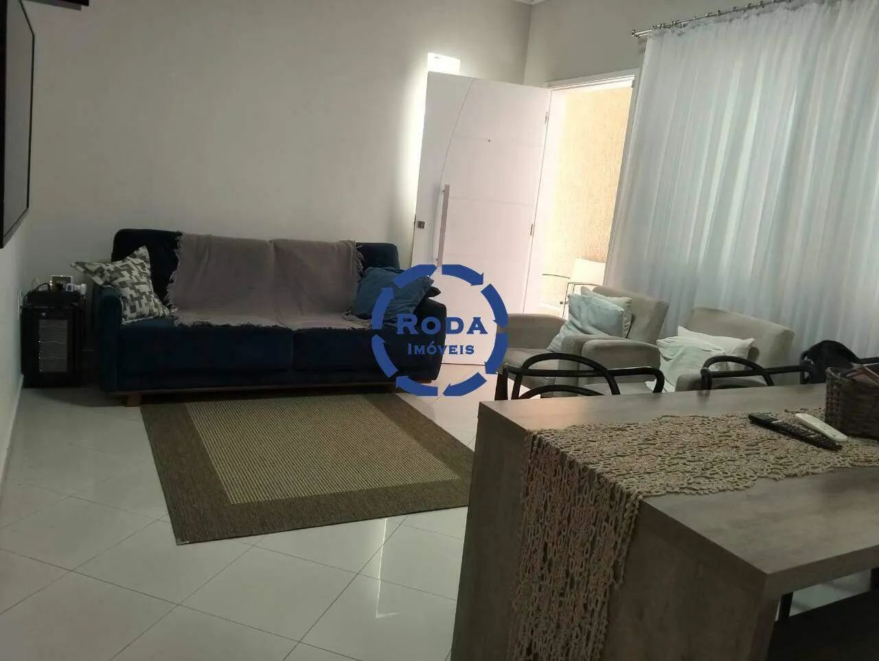 Sobreposta térrea com 2 dormitórios e suíte no Embaré - Foto 2