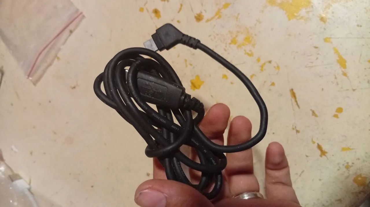 Cabo USB para celular Samsung antigo (conector 20 pinos, em L) - Foto 3