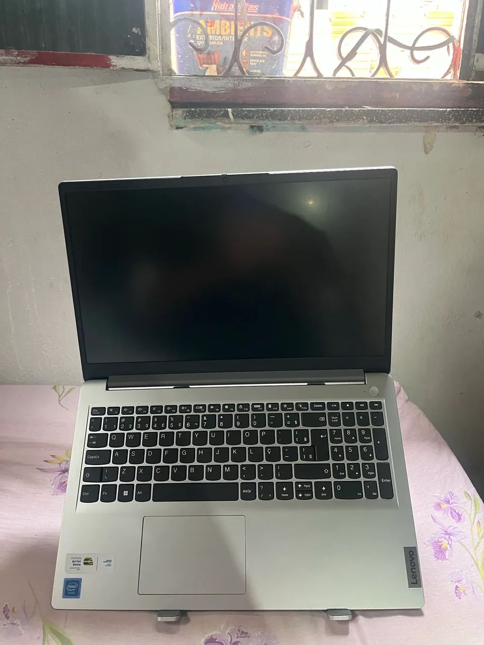 Vendo notebook Lenovo para estudos e trabalho  - Foto 2