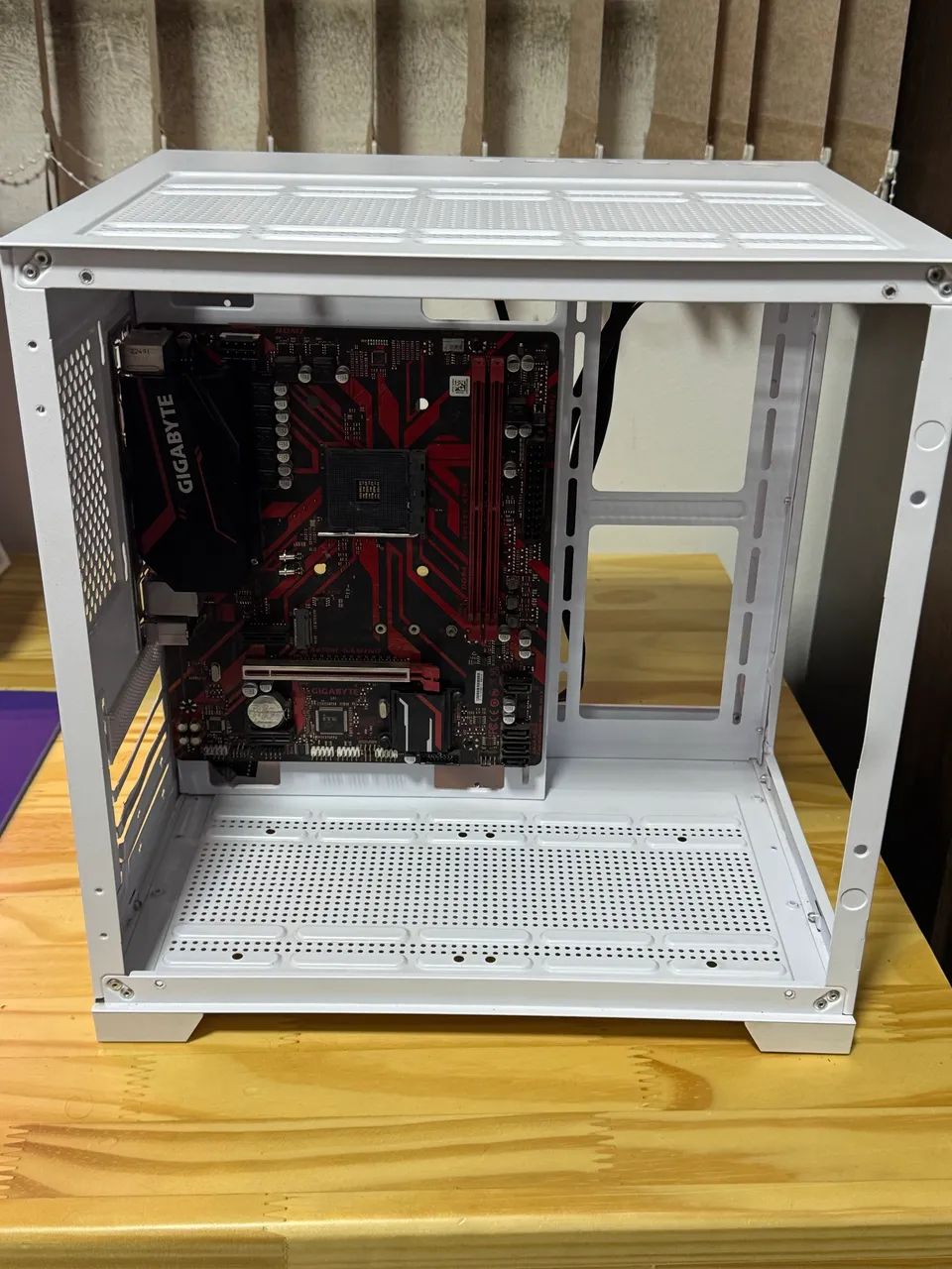 Placa mãe b450m gigabyte  - Foto 4