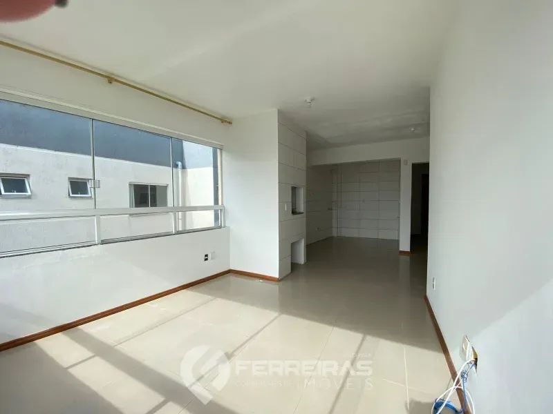 Apartamento 2 dormitórios sendo 1 suíte com garagem no Centro de Tramandaí - Foto 2