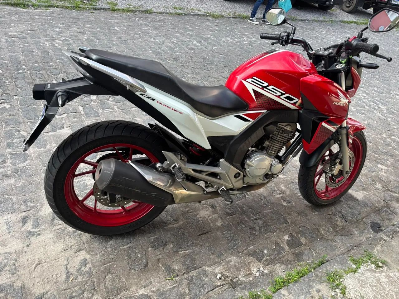 CB Twister 2022 abs - Foto 4