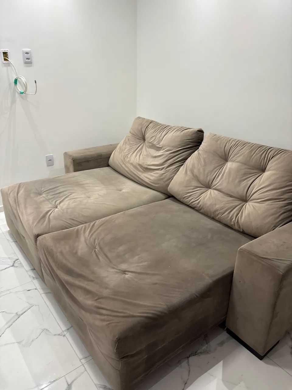 SOFÁ retrátil e reclinável em suede  - Foto 4