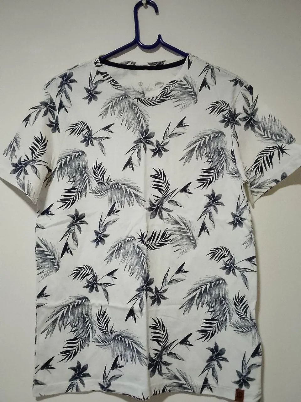 Lote com 6 Camisetas Tamanho P  - Foto 4