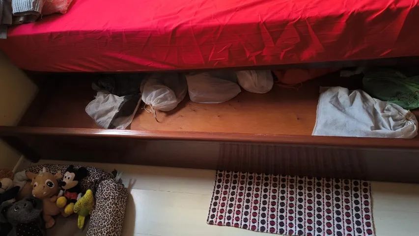 Cama de madeira com gavetão  - Foto 2