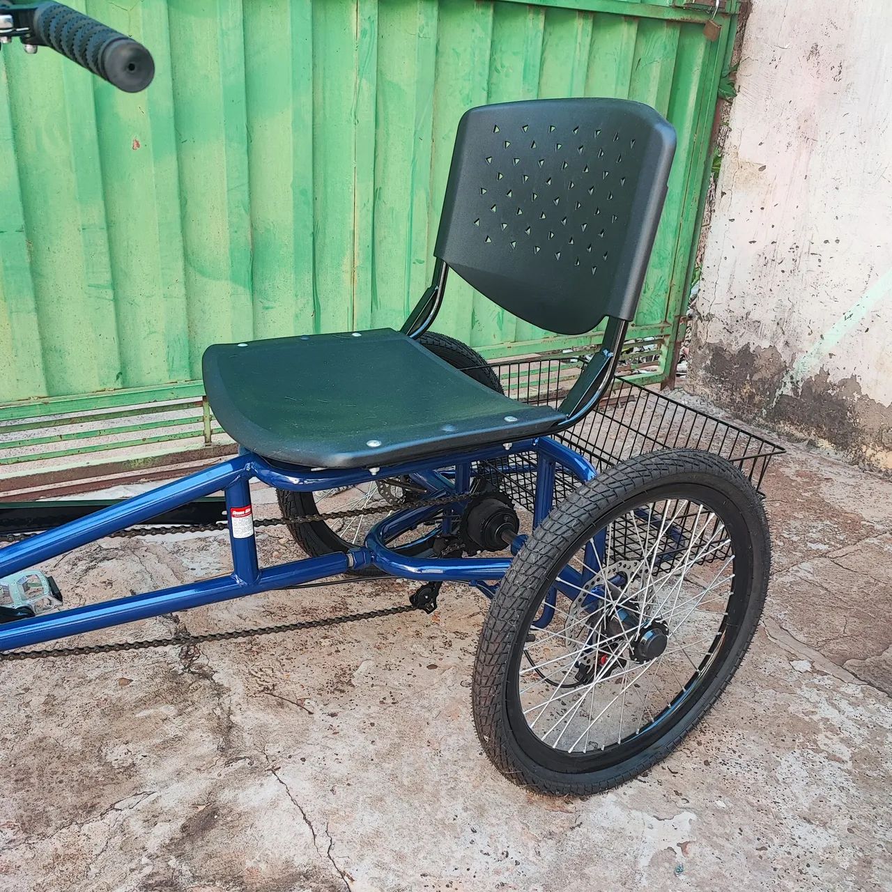 Bicicleta Triciclo azul com marcha - Foto 2