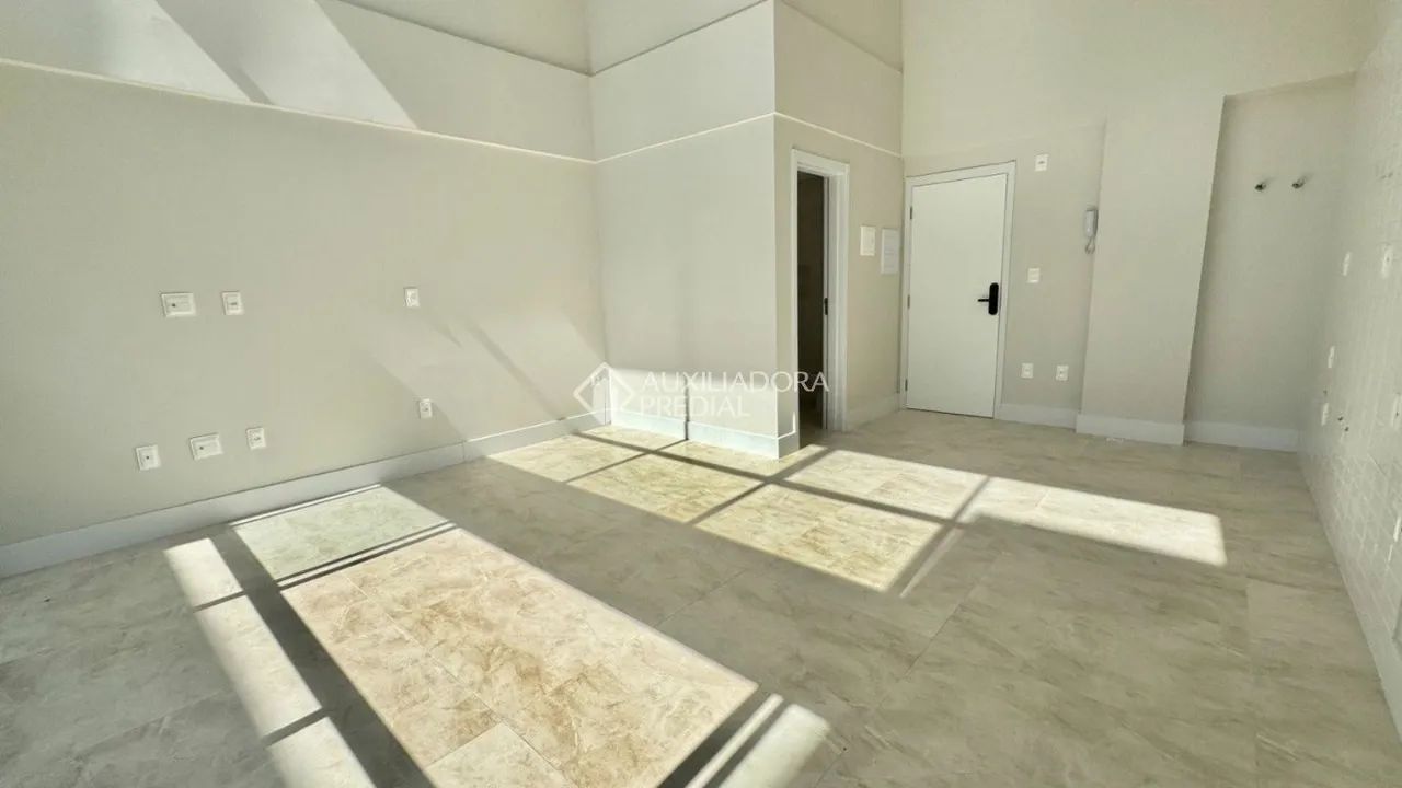 Loft duplex com 52m² e lazer completo em Cacupé - Foto 2