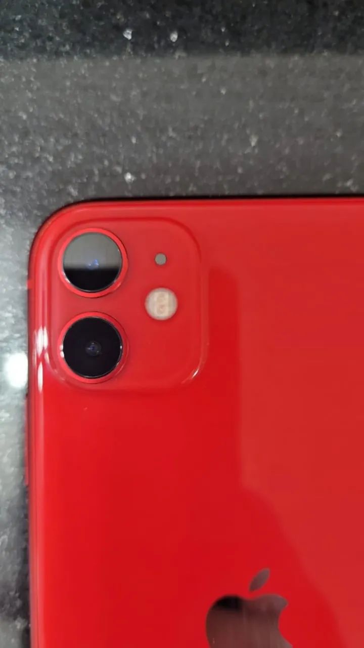 iPhone 11 - 128gb - Vermelho - Bateria 71% - Celulares e