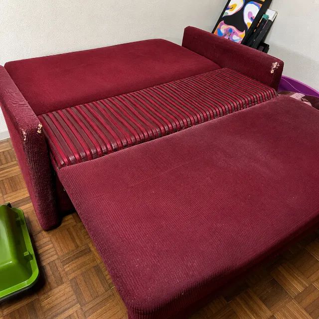 Sofá cama casal vermelho em veludo cotelê - Foto 2