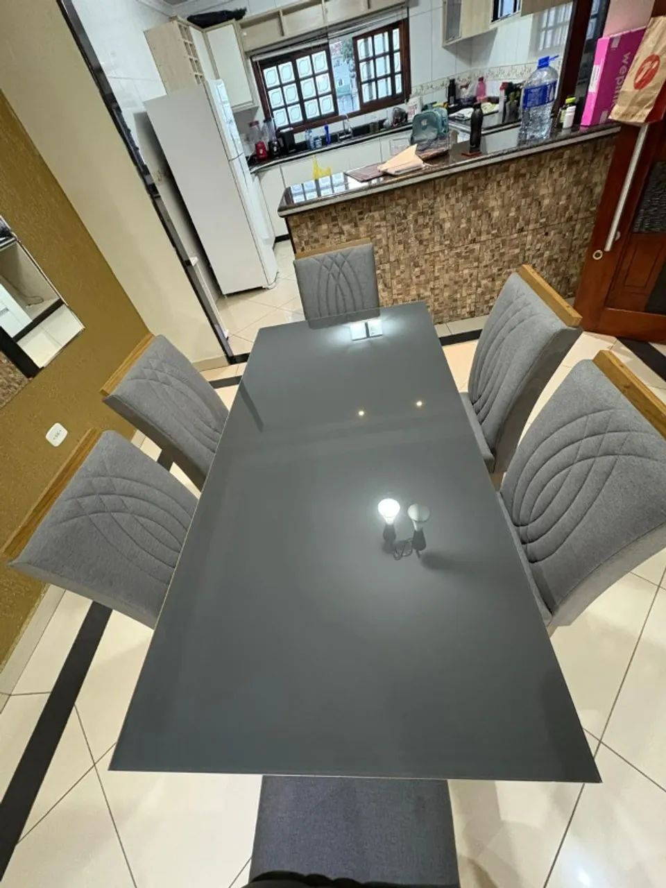 MESA JANTAR , TAMPO DE VIDRO COMPLETA , NOVISSIMA , CADEIRAS ESTOFADAS  - Foto 4