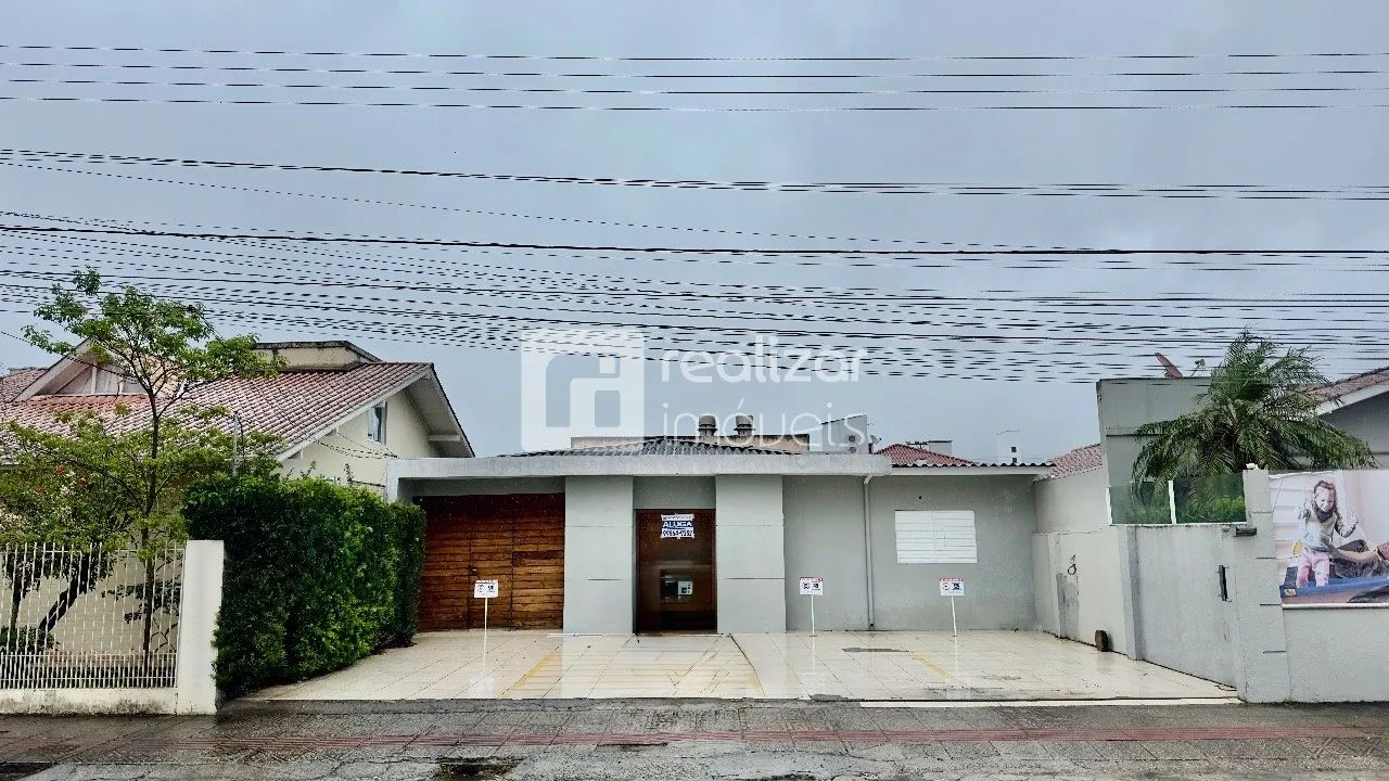 Casa comercial no bairro Santa Mônica Florianópolis