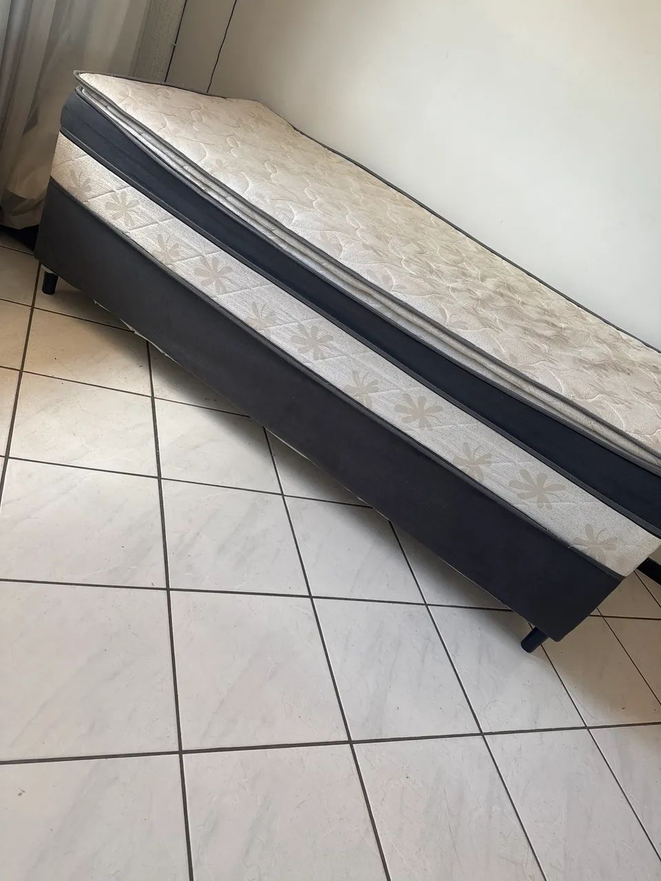 2 Camas box/solteiro 290 CADA