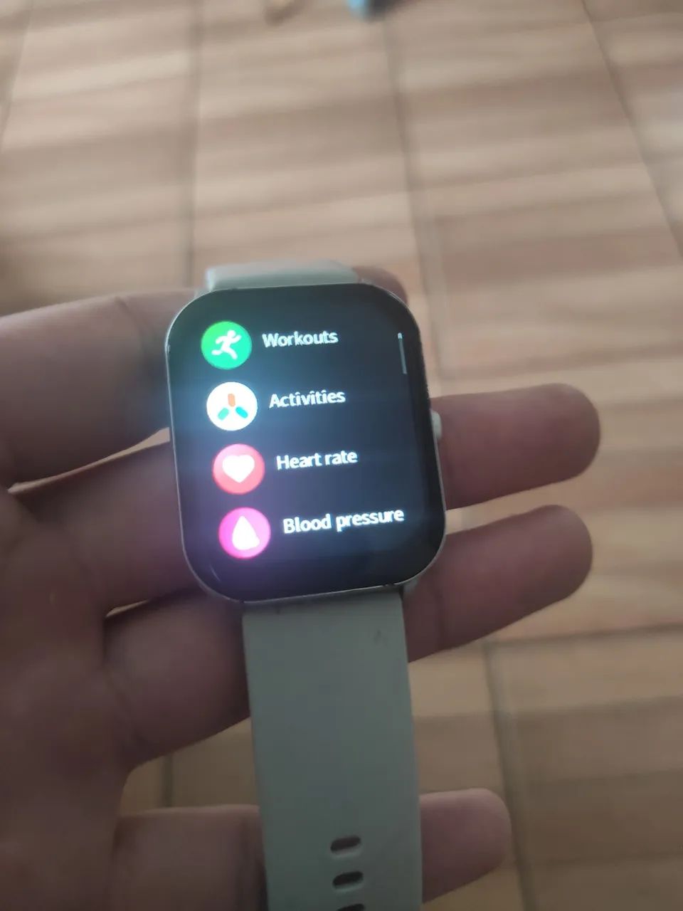 QCY smartwatch 