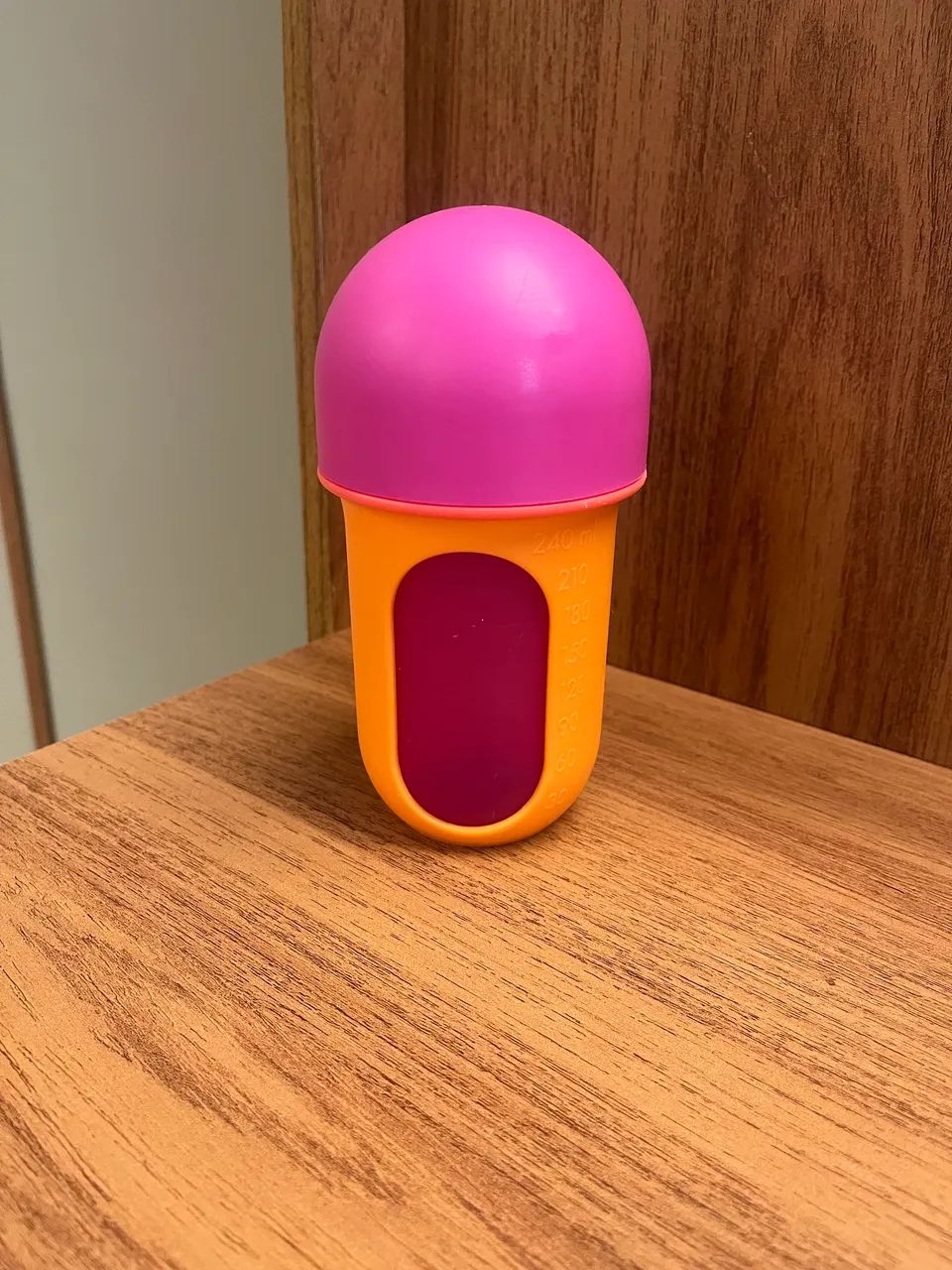Mamadeira Boon de silicone da NURSH 240ml usada