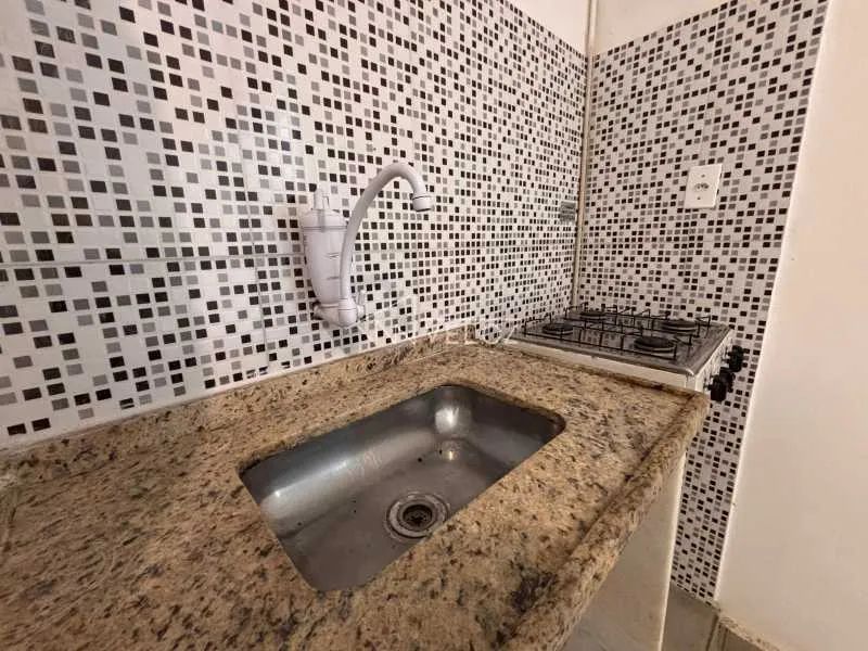 Kitnet/Conjugado : / Residencial / Centro