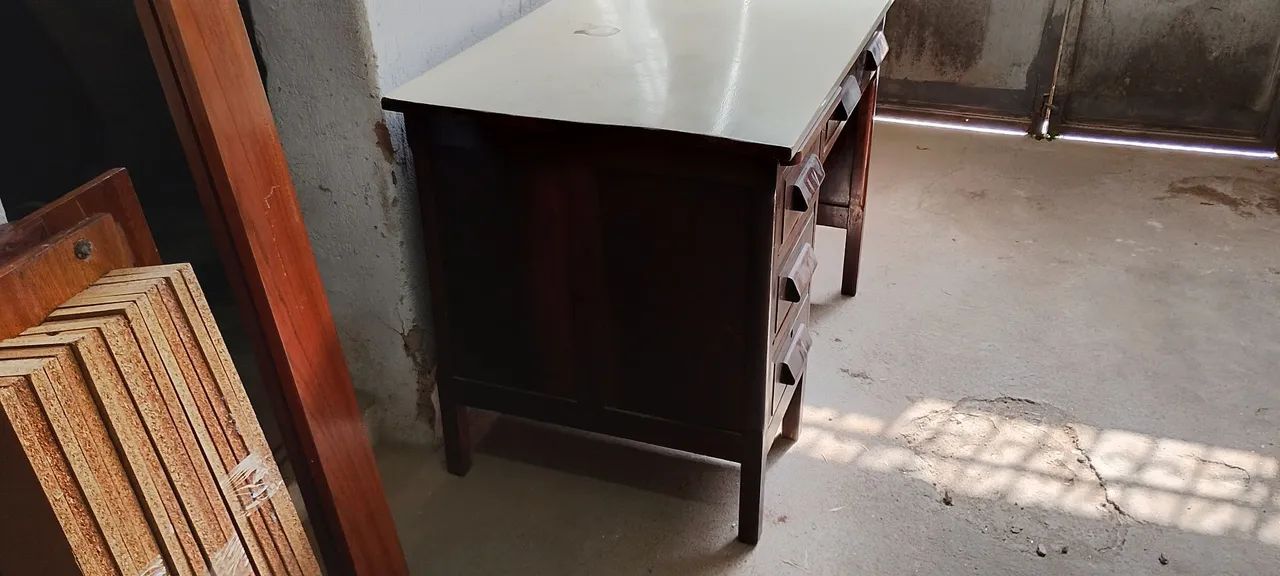 Mesa antiga 60 snos