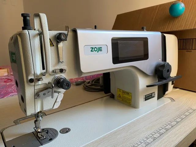 Máquina de Costura Industrial Semi Nova - Reta Zoje Direct Drive
