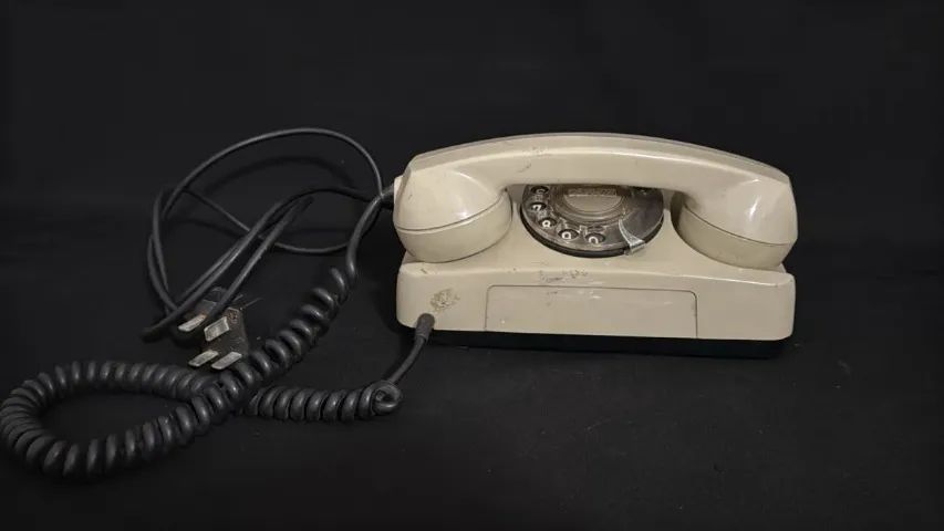 Antigo telefone de disco 