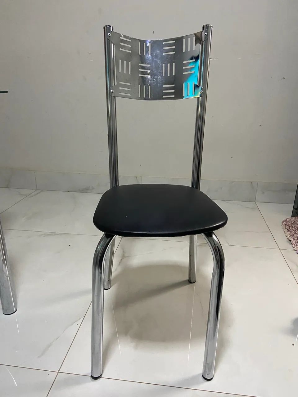 Vende se mesa com 6 cadeiras usado - Foto 4