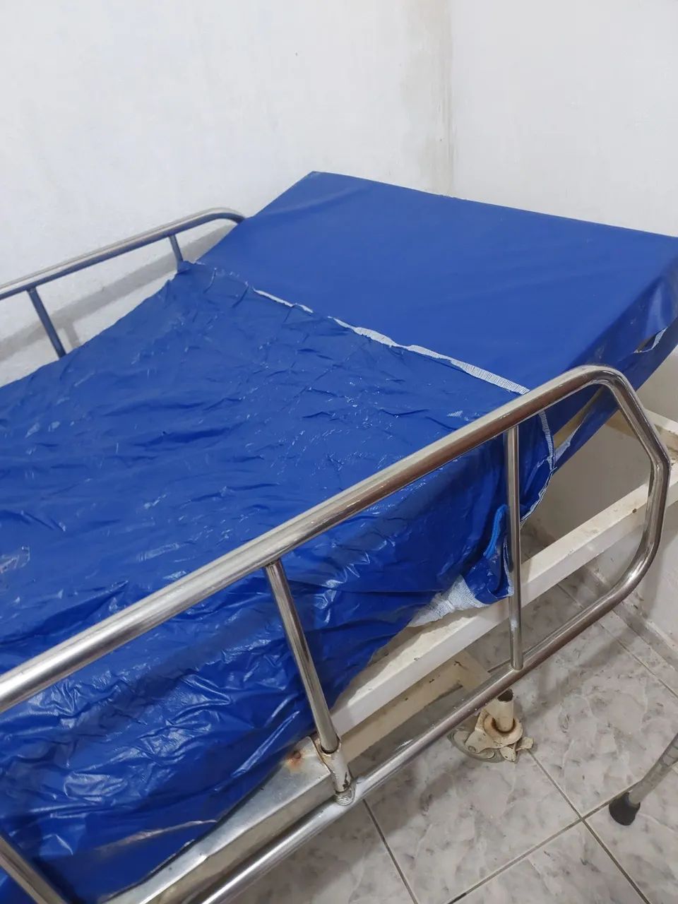 Cama hospitalar com colcaoortopetico completa - Foto 4