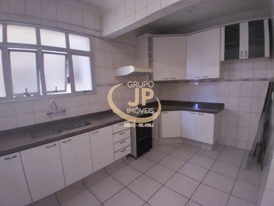 Apto no Centro/ 143m²/ 3 Dorm./ 2 Suítes/ Hidro. - Foto 2