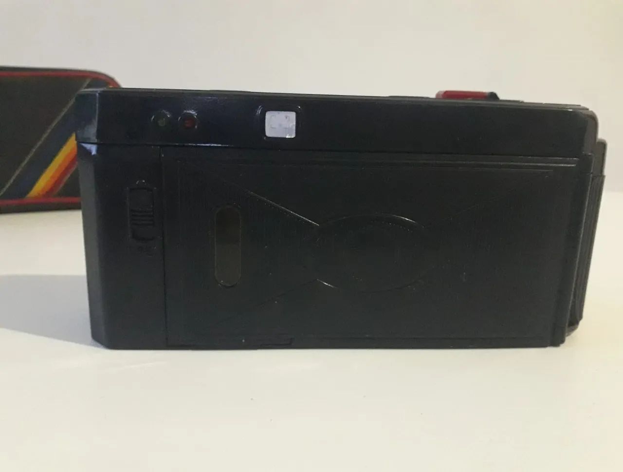 Câmera Vintage Yashica 35mm - Relíquia para Colecionadores e Amantes de Filme - Foto 4