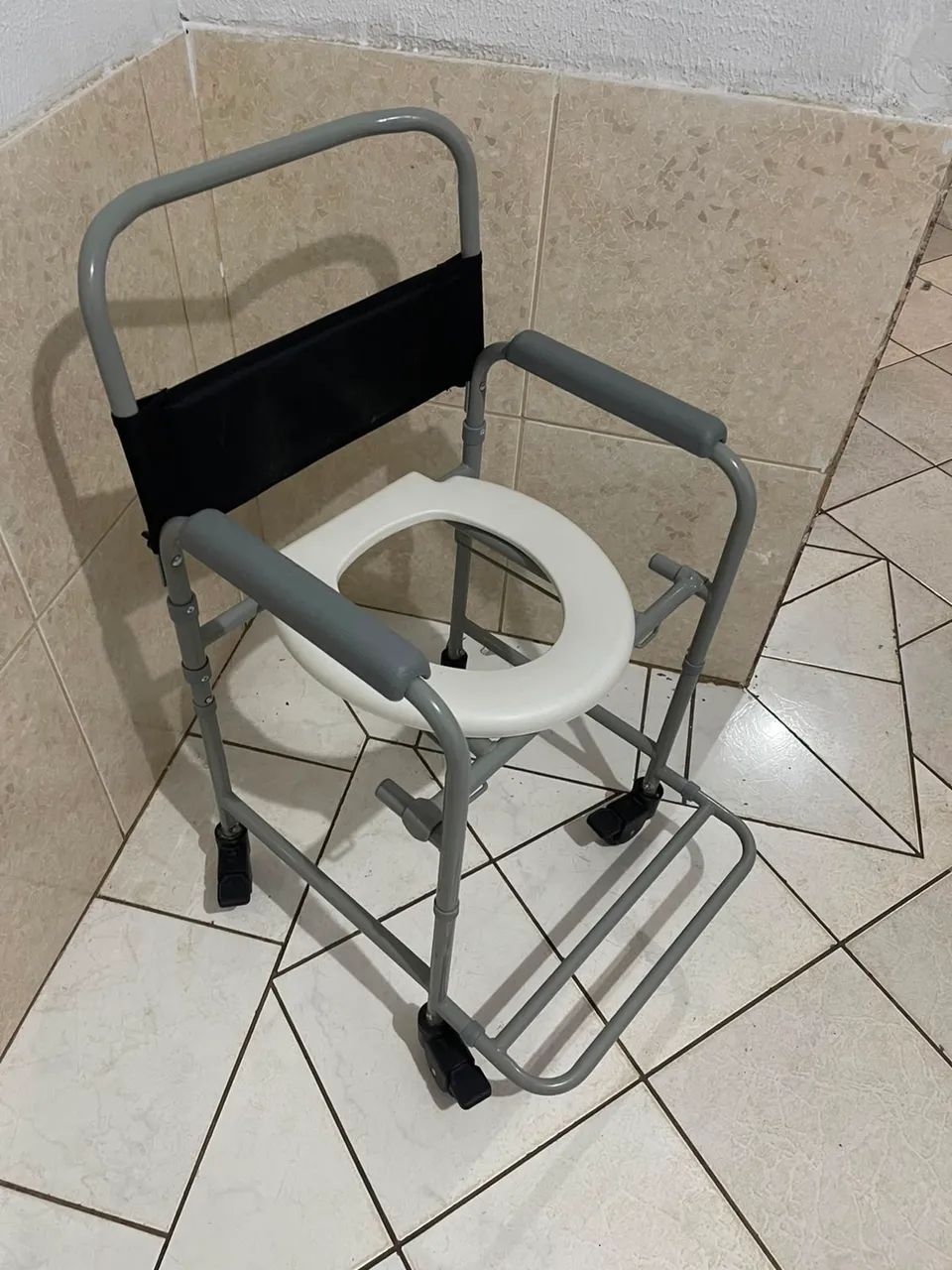 Cadeira de banho hospitalar  - Foto 2