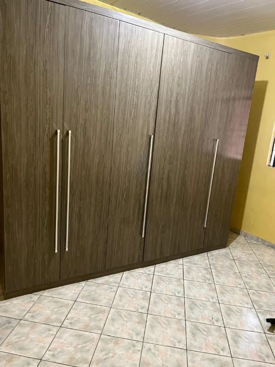 GUARDA-ROUPA GRANDE 6 PORTAS - ÓTIMO ESTADO