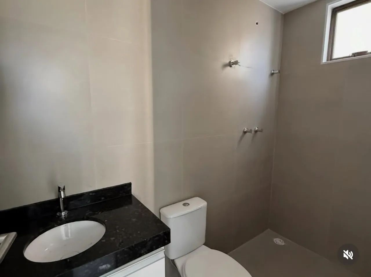 Alugo apartamento no edifício Fábio Araújo - Jatiúca  - Foto 2