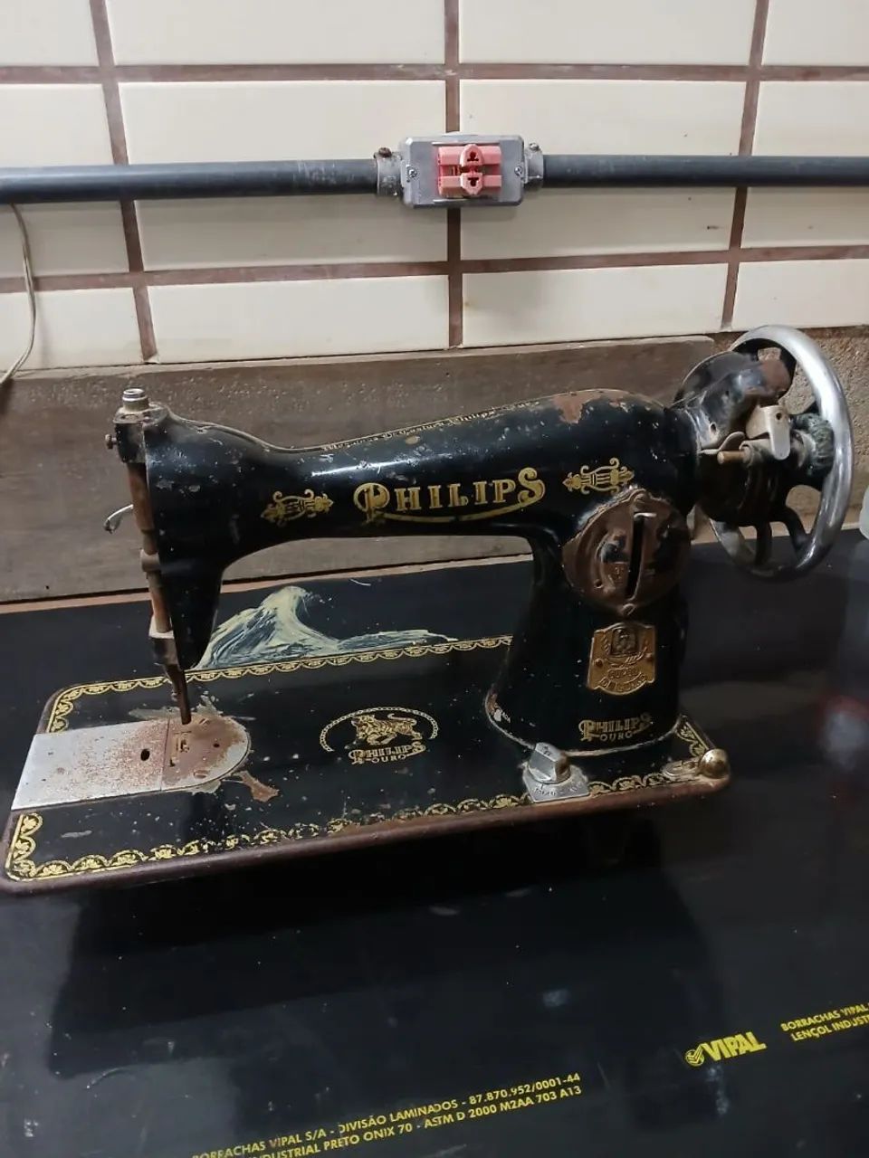 Maquina De Costura Antiga Philips para decoração 