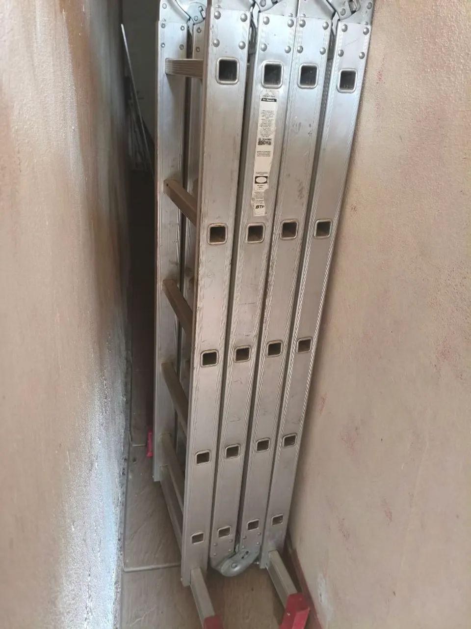 Escada  - Foto 2