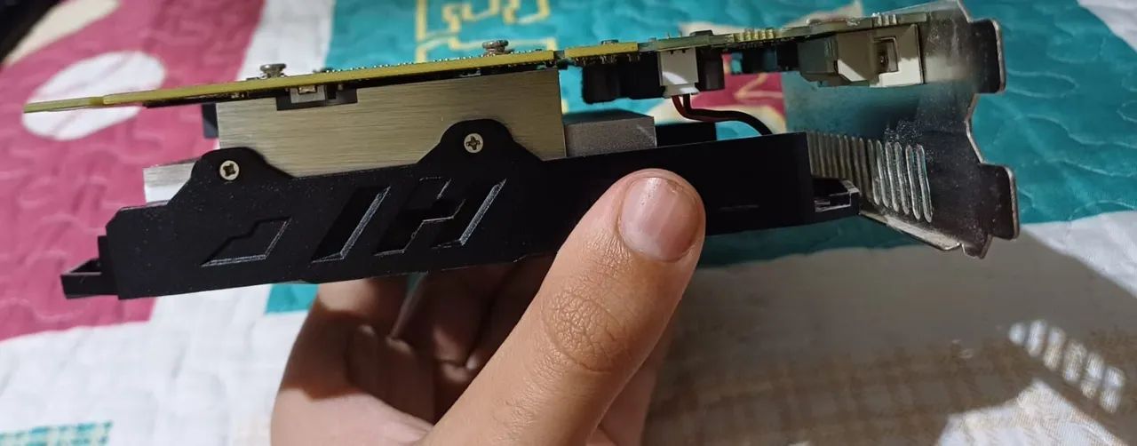 Placa de video rx560 de 4gb de vram e uma fan da bluecase - Foto 4