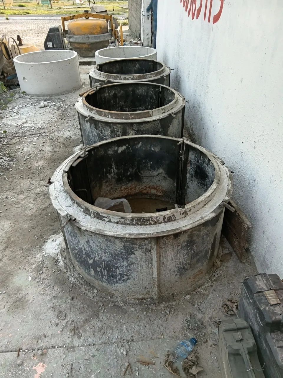Vendo duas formas de manilha seme nova 