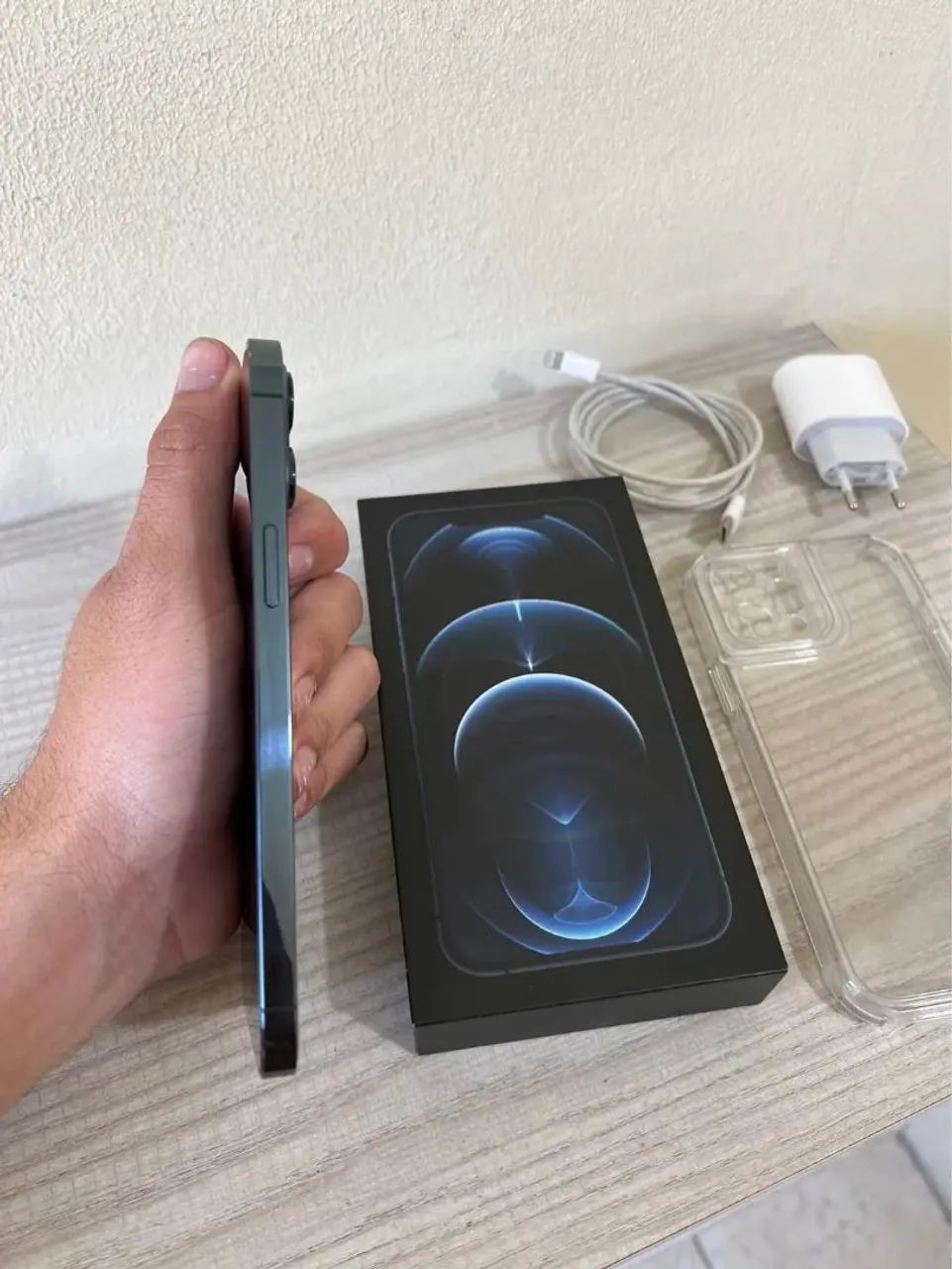 IPhone 12 pro max 128gb - Celulares e Smartphones - São José de