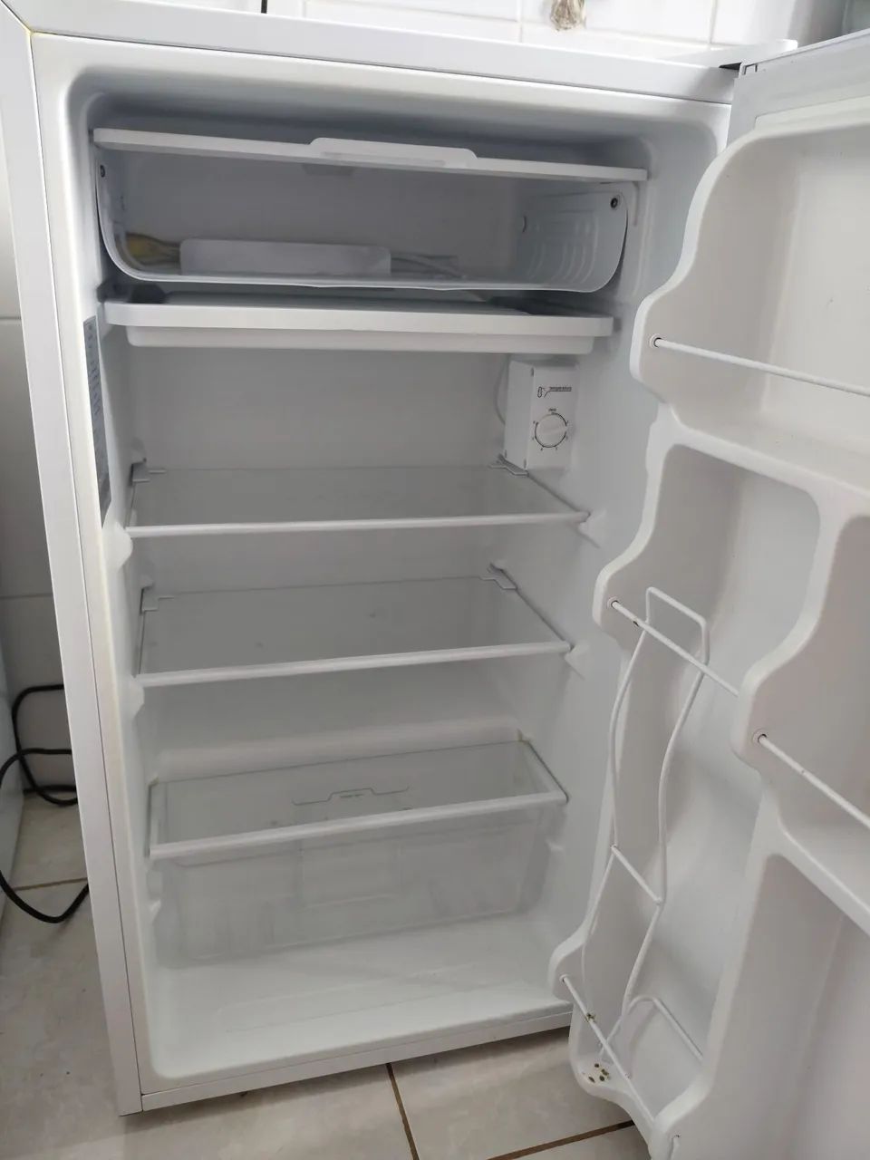 FRIGOBAR MIDEA 93 LITROS - Foto 2