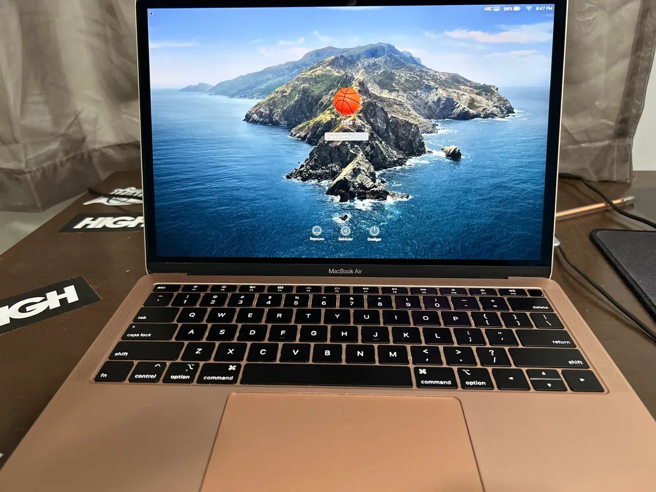 MacBook Air 13″ 2018 1.6GHz/16GB/256GB Amazon.com: Apple 2018 MacBook Air with 1.6GHz Intel Core i5, 13