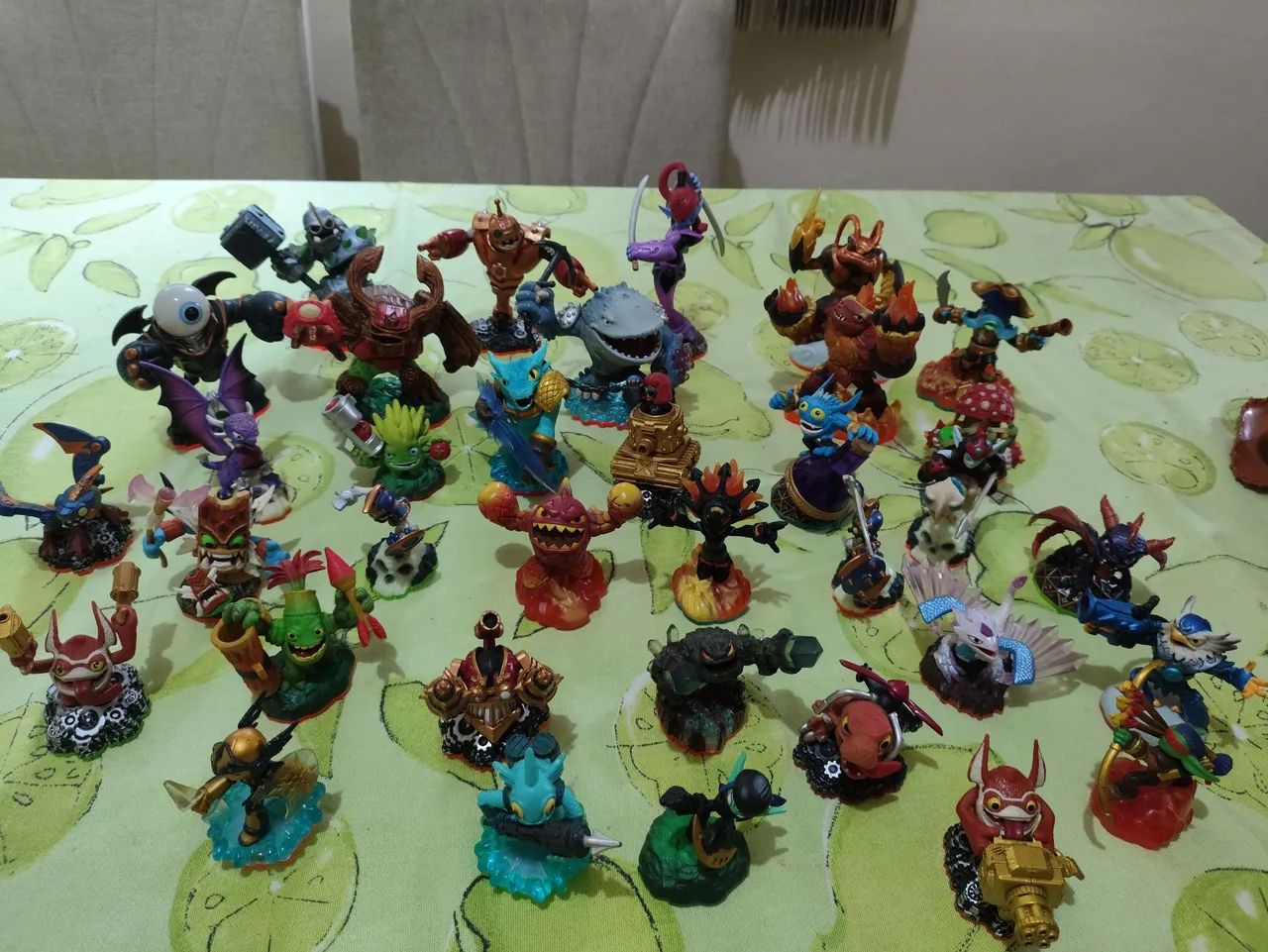 Bonecos Skylanders PS3 ou Xbox 360.