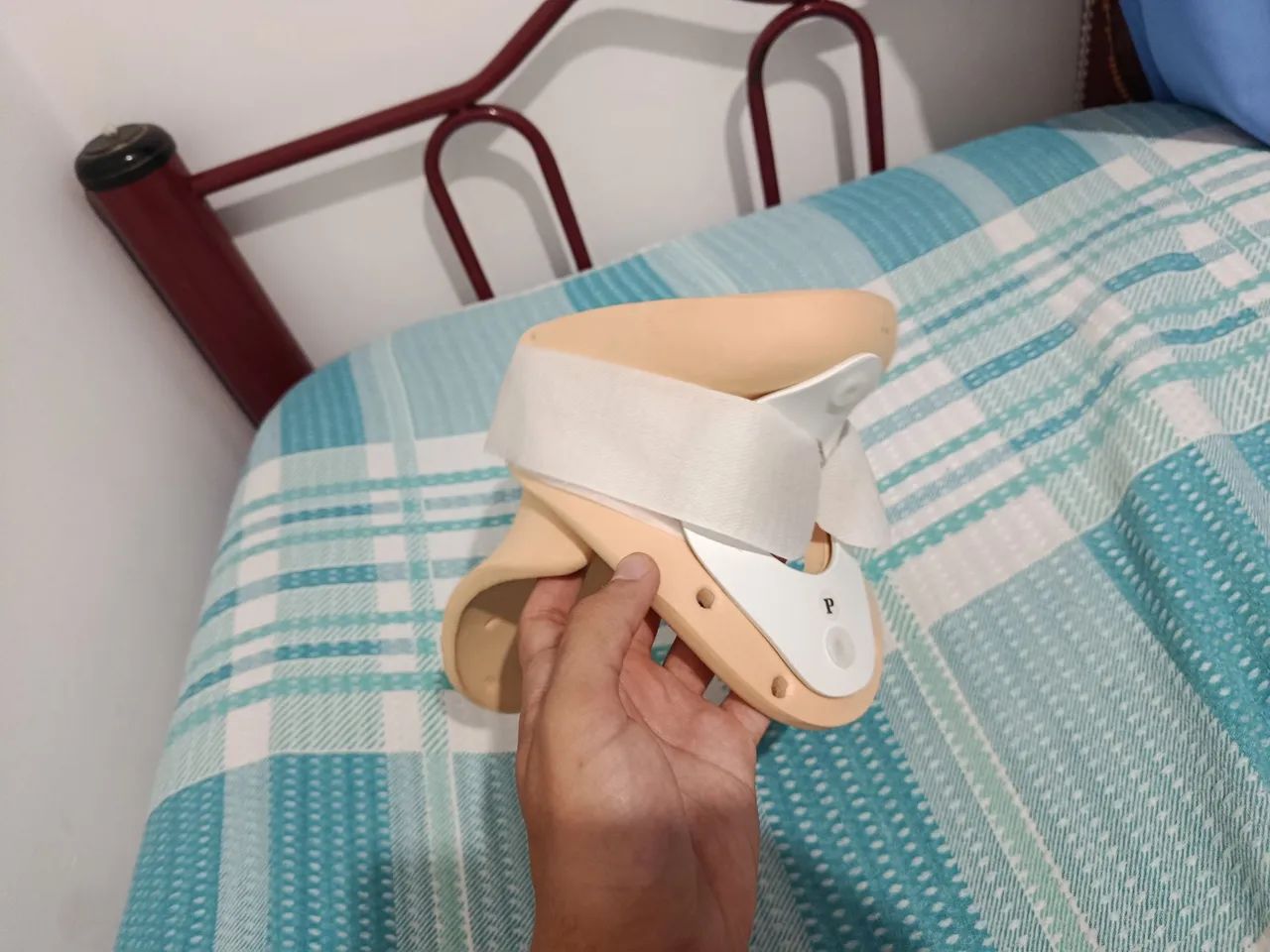 Colar cervical com orifício ( tamanho p ) - Foto 3