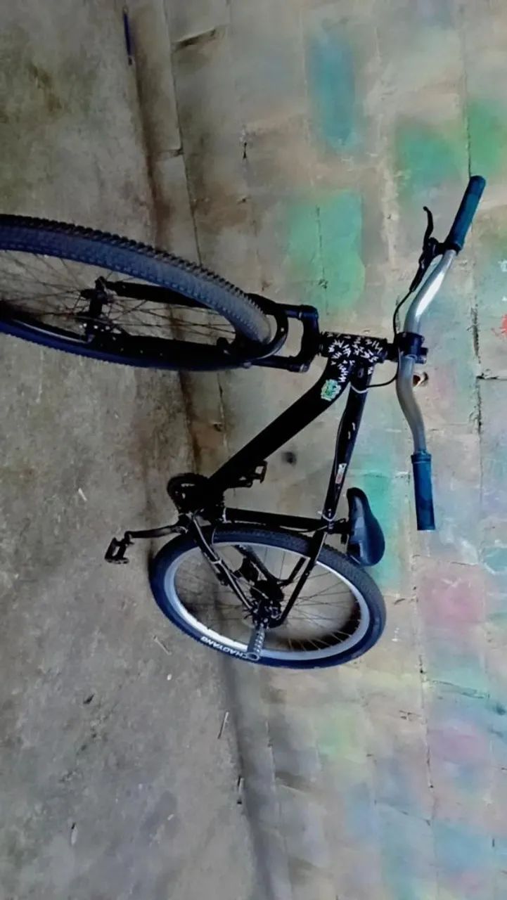 BICICLETA COM MT200 NOVO E COM PEDIVELA COM BRINDE 