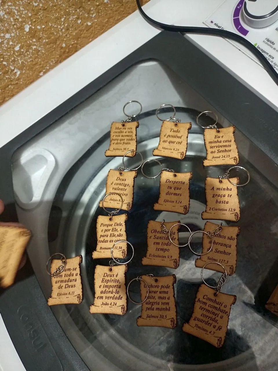 Versículos Bíblicos Chaveiros. Em Madeira MdF. - Foto 2
