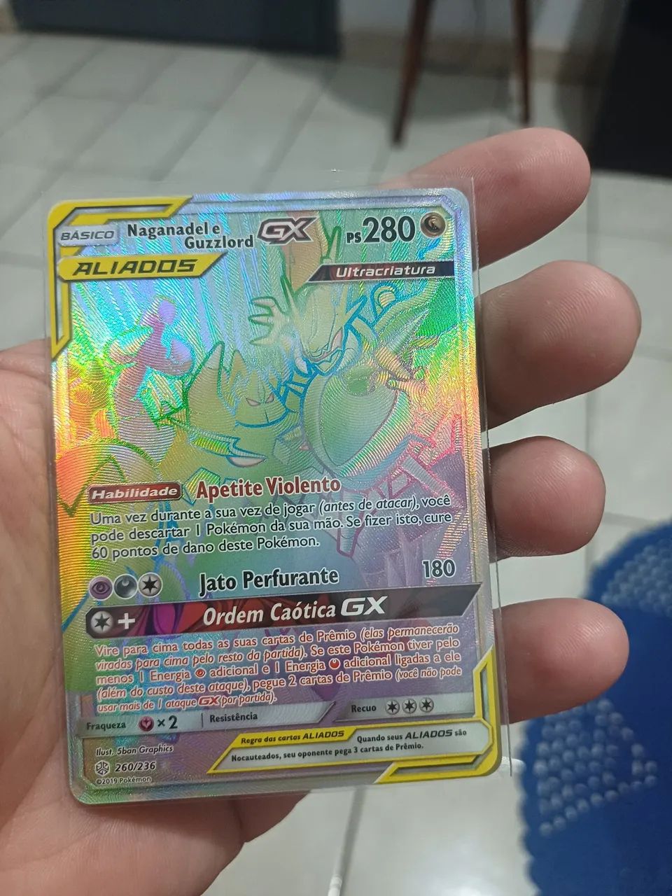 Naganadel e Guzzlord GX coleção eclipse cósmico 