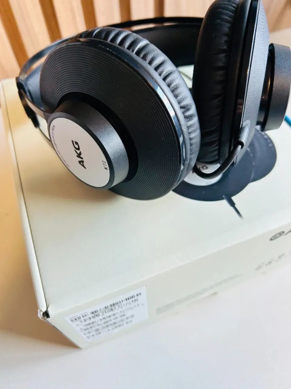 PHONES AKG