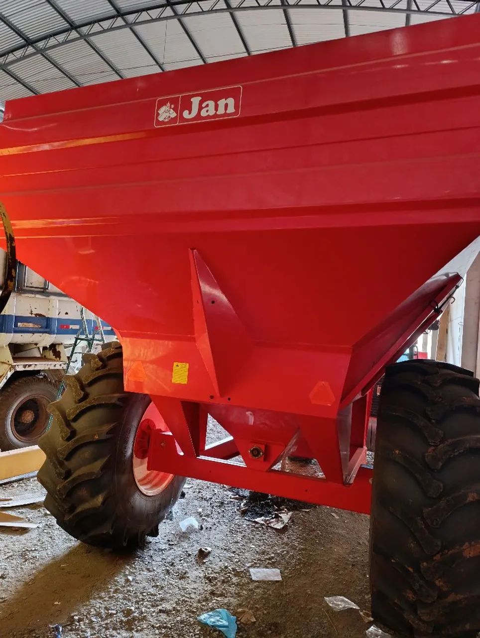 CARRETA GRANELEIRA BAZUCA JAN 10.000. EXCELENTE ESTADO DE CONSERVAÇÃO!!! - Foto 3
