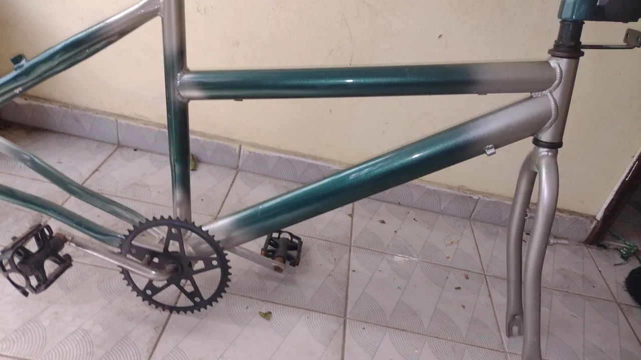 Quadro de alumínio aro 26 