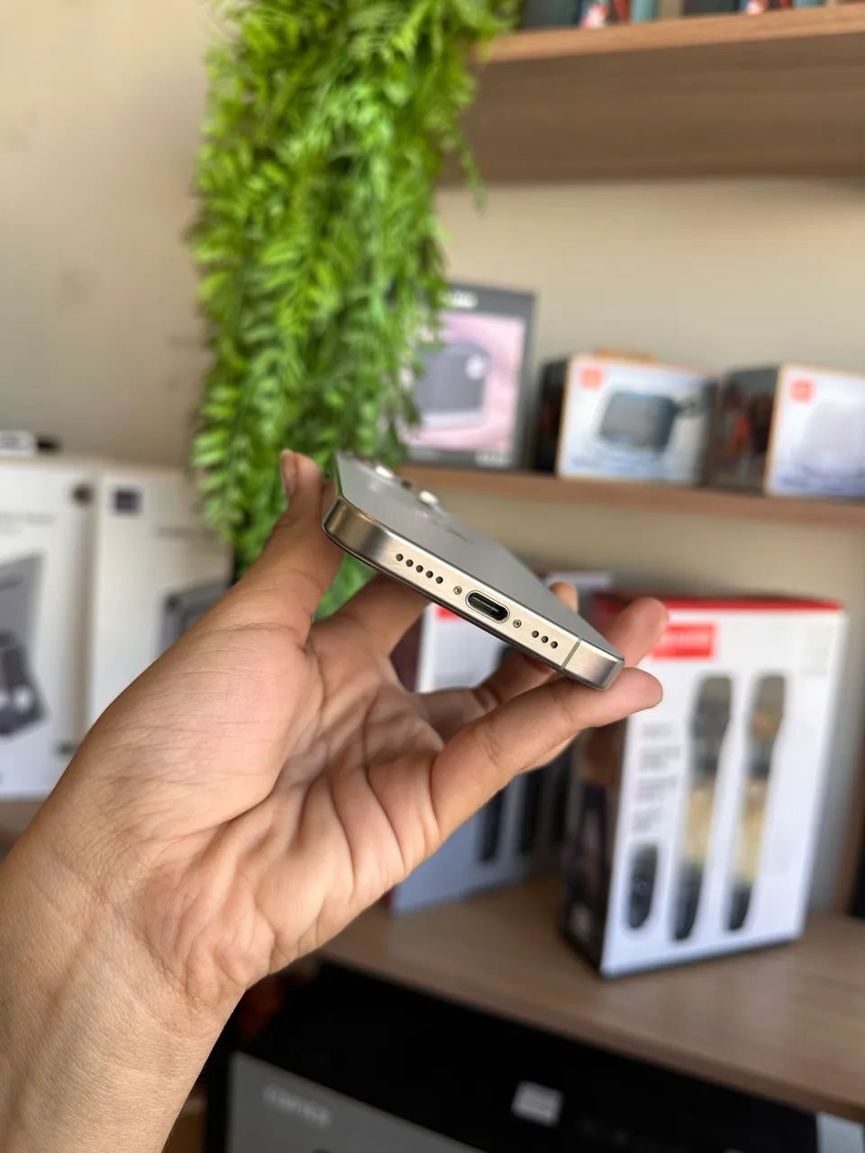 iPhone 15 Pro - 256GB - Foto 3