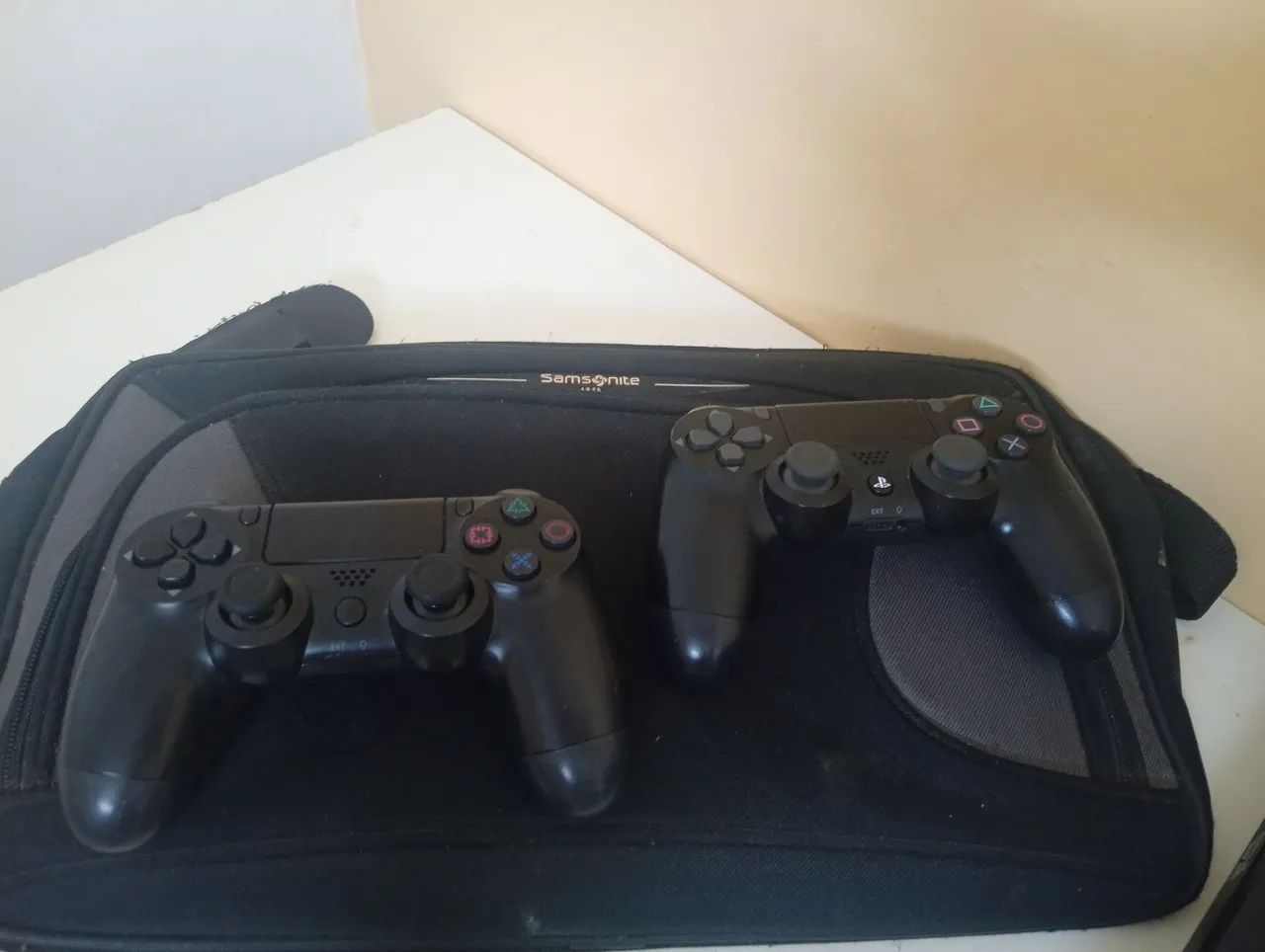 PS4 ? 1T - Foto 3