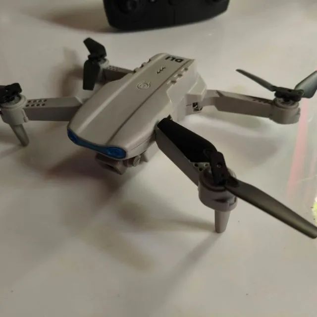 Drone E99 Controle Remoto e Wifi + 2 Câmeras - Foto 2