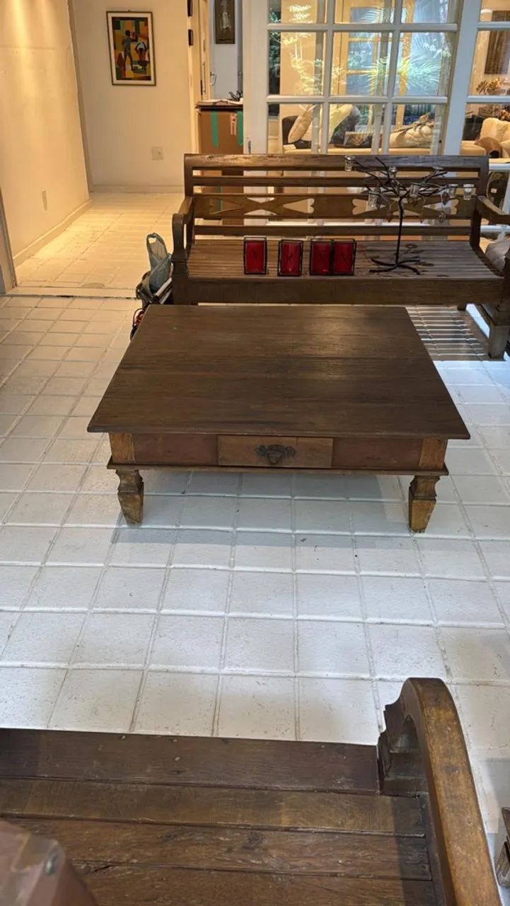 Mesa de centro madeira maciça 