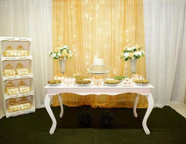 Mesas, vual, peças de decoração para sua festa